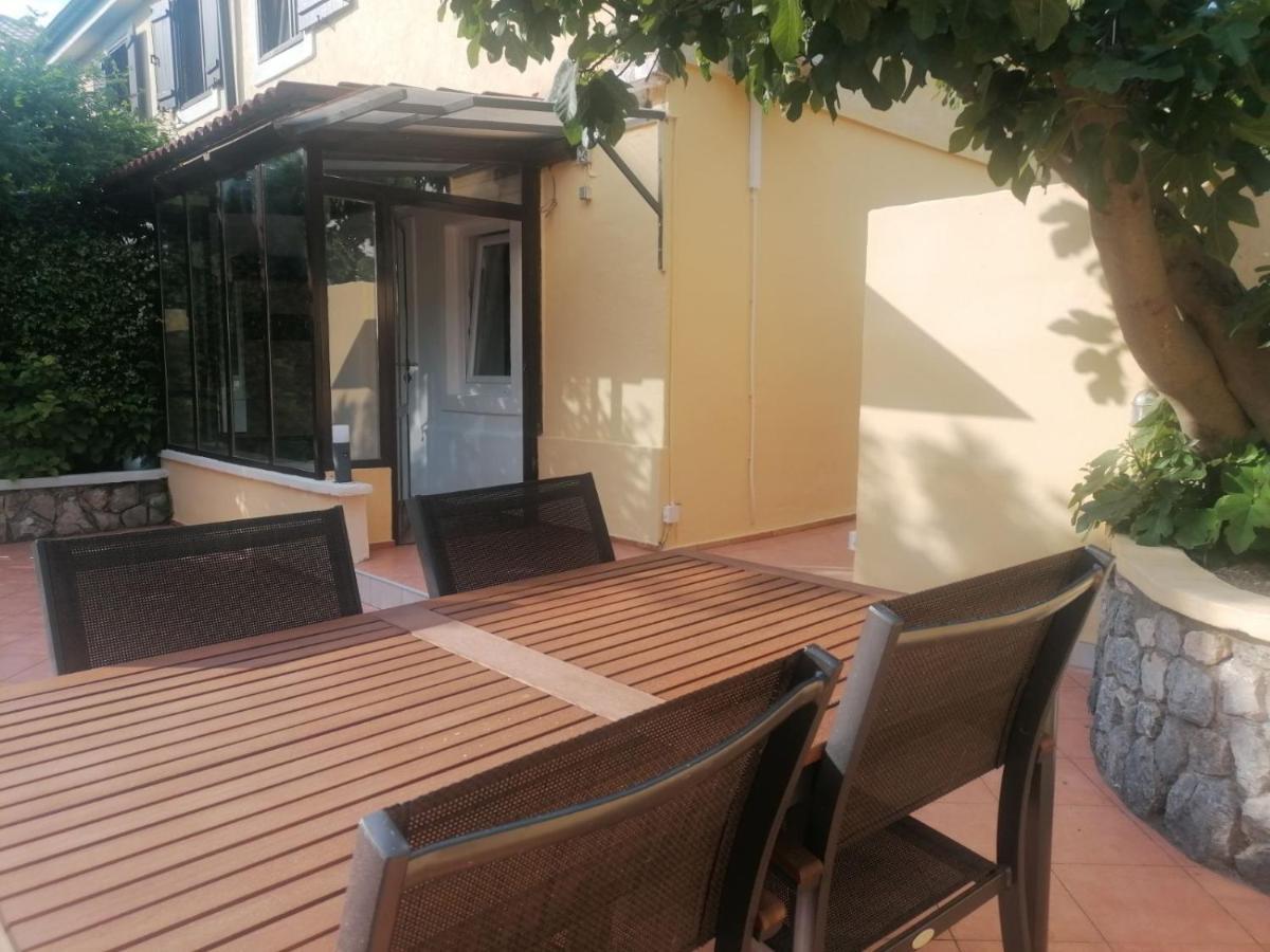 Apartment Ela, Kostrena Rijeka מראה חיצוני תמונה